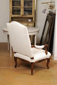 French 1840s Louis XV Style Walnut Fauteuil with Carved Accents and Upholstery - 3472760