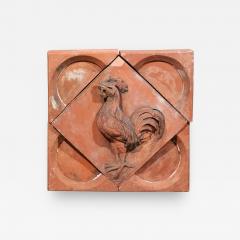 French 1880s Red Terracotta Panel Depicting a Rooster on a Quadrilobe - 3493337