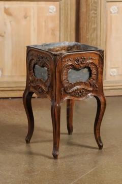 French 1890s Rococo Revival Walnut Planter with Rocailles and Floral Motifs - 3485437