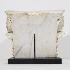 French 18th Century Carved White Marble Capital With Angel Head - 4111731