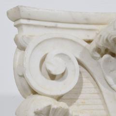 French 18th Century Carved White Marble Capital With Angel Head - 4111737