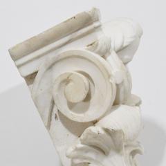 French 18th Century Carved White Marble Capital With Angel Head - 4111802