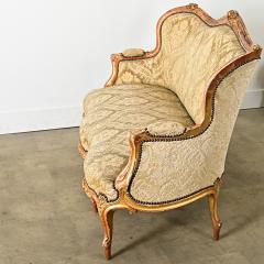 French 18th Century Louis XV Parlor Suite - 4317020