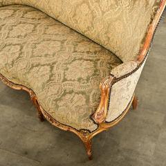 French 18th Century Louis XV Parlor Suite - 4317021