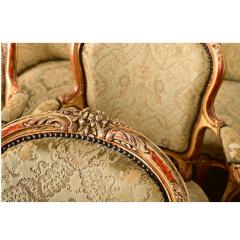 French 18th Century Louis XV Parlor Suite - 4317022