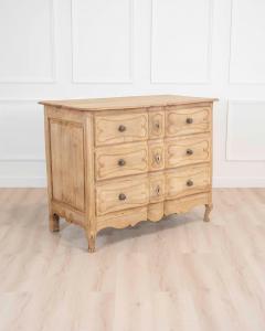 French 18th Century Natural Oak Chest of Drawers - 4577603
