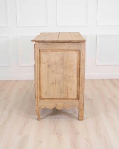 French 18th Century Natural Oak Chest of Drawers - 4577613