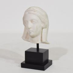 French 18th Century Small Marble Head Of A Madonna - 4119391