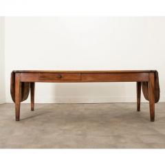 French 18th Century Walnut Drop Leaf Dining Table - 2909925