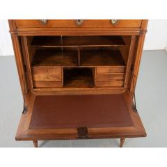 French 18th Century Walnut Secre taire a Abattant - 2455099