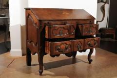 French 18th Century Walnut Slant Front Desk on Three Drawer Commode en Arbal te - 3422801