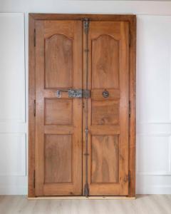 French 19th Century Double sided Double leaf Walnut Communication Door - 4577664