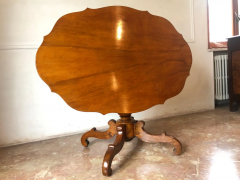 French 19th Century Louis Philippe Carved Walnut Tilt Top Gueridon Table - 2599783