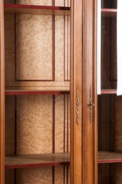 French 19th Century Louis XV Style Walnut Vitrine Armoire - 1440385