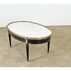 French 19th Century Louis XVI Style Oval Coffee Table - 4443177