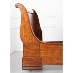 French 19th Century Mahogany Sleigh Bed - 2084646
