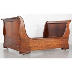 French 19th Century Mahogany Sleigh Bed - 2084699
