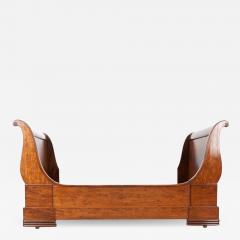 French 19th Century Mahogany Sleigh Bed - 2162323