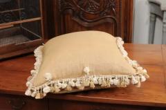 French 19th Century Needlepoint Tapestry Pillow Depicting Two Artistocrates - 3461783