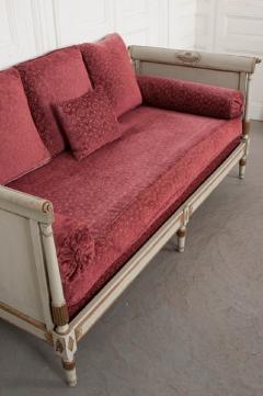 French 19th Century Neoclassical Style Daybed - 1199295