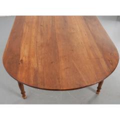 French 19th Century Oval Walnut Table - 3593654