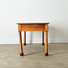 French 19th Century Walnut Desk - 4157390