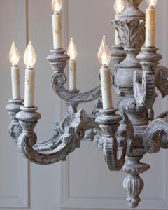 French 20th Century Carved and Painted Wood Twelve Light Chandelier - 4299029