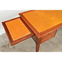French 20th Century Mahogany and Leather top Desk - 4596576