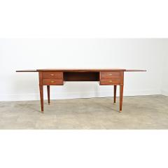 French 20th Century Mahogany and Leather top Desk - 4596584