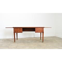 French 20th Century Mahogany and Leather top Desk - 4596581