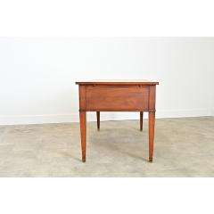 French 20th Century Mahogany and Leather top Desk - 4596593