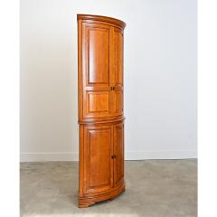 French 20th Century Oak Corner Cabinet - 4615626