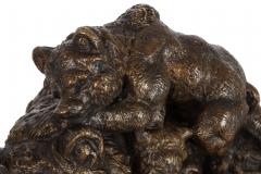 French Antique Bronze Sculpture Family of Bears by Delabrierre - 4617508