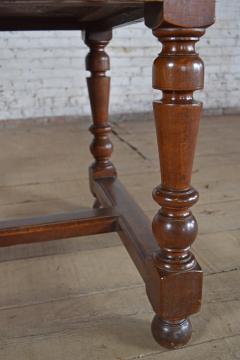 French Baroque Louis XIII Period 17th Century Oval Walnut Table - 1300516