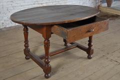 French Baroque Louis XIII Period 17th Century Oval Walnut Table - 4348732