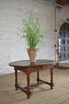 French Baroque Louis XIII Period 17th Century Oval Walnut Table - 4348734