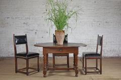 French Baroque Louis XIII Period 17th Century Oval Walnut Table - 4348735