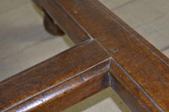 French Baroque Louis XIII Period 17th Century Oval Walnut Table - 4348739