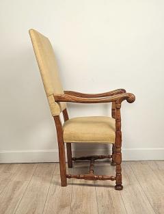 French Baroque Walnut Armchair circa 1700 - 3222775