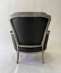 French Bergere Chair With Exquisite Shape and Carved Cabriole legs Vintage - 4367337
