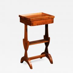 French Charles X Period Walnut 1830s Side Table with Tray Top and Carved Legs - 3552967