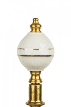 French Charles X style White and Gilt Ceramic and Brass Urn Form Table Lamp - 4668316