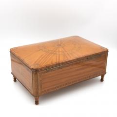 French Directoire Period Satinwood Box with Original Portrait on the Inside Lid - 1364291