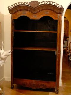 French Late 18th Century Cherry Armoire from Rennes with Hand Carved D cor - 3415004