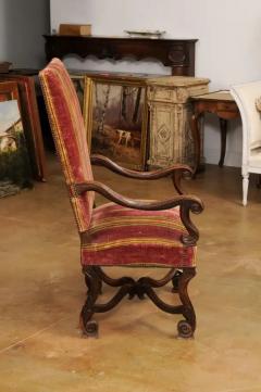 French Louis XIV Style 1790s Carved Walnut Fauteuil with Scrolling Arms and Legs - 3544754