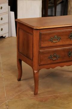 French Louis XV 1790s Walnut Commode Sauteuse with Two Drawers and Cabriole Legs - 3538361