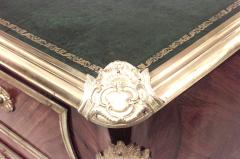 French Louis XV Kingwood and Green Leather Kneehole Desk - 1429347