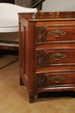 French Louis XV Period 1730s Walnut Three Drawer Commode from Lyon with Foliage - 3432791