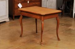 French Louis XV Period 1750s Walnut Desk with Leather Top and Cabriole Legs - 3550242