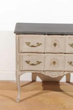 French Louis XV Style 1910s Grey Painted Commode with Bronze Rococo Hardware - 3417097
